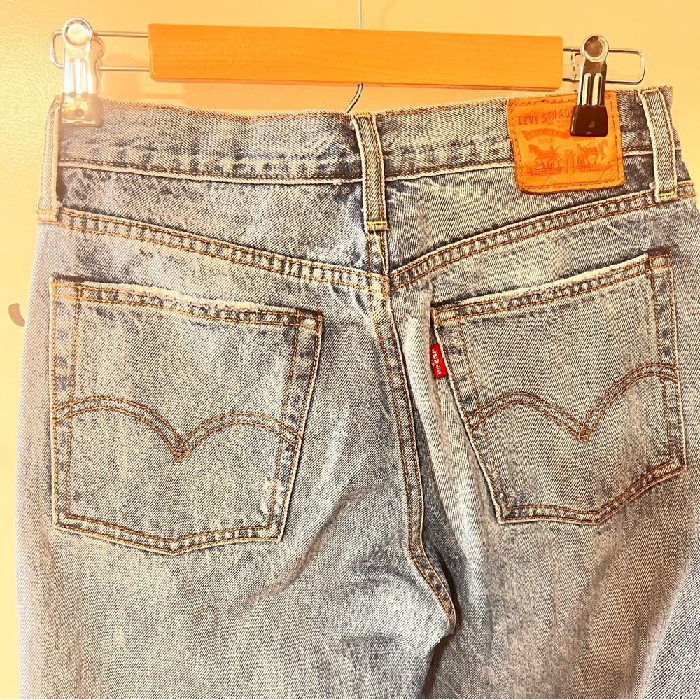 White Cone Denim Levi’s 501 button fly size 27